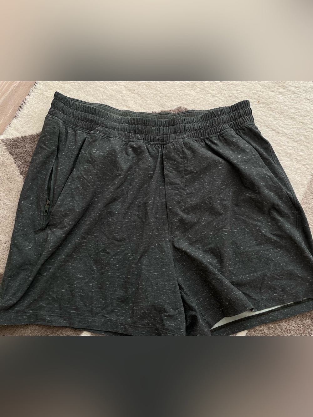 Lululemon Men’s Forest Green Heathered Running Shorts Size L Zip Pocket